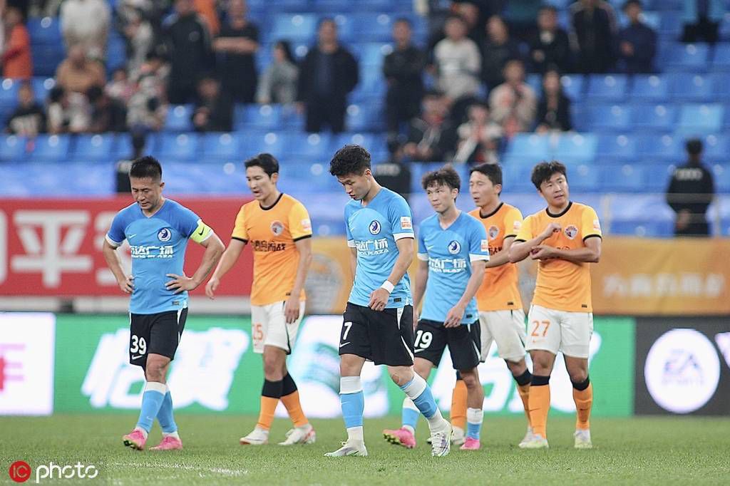 本轮意甲，那不勒斯主场2-1战胜卡利亚里。